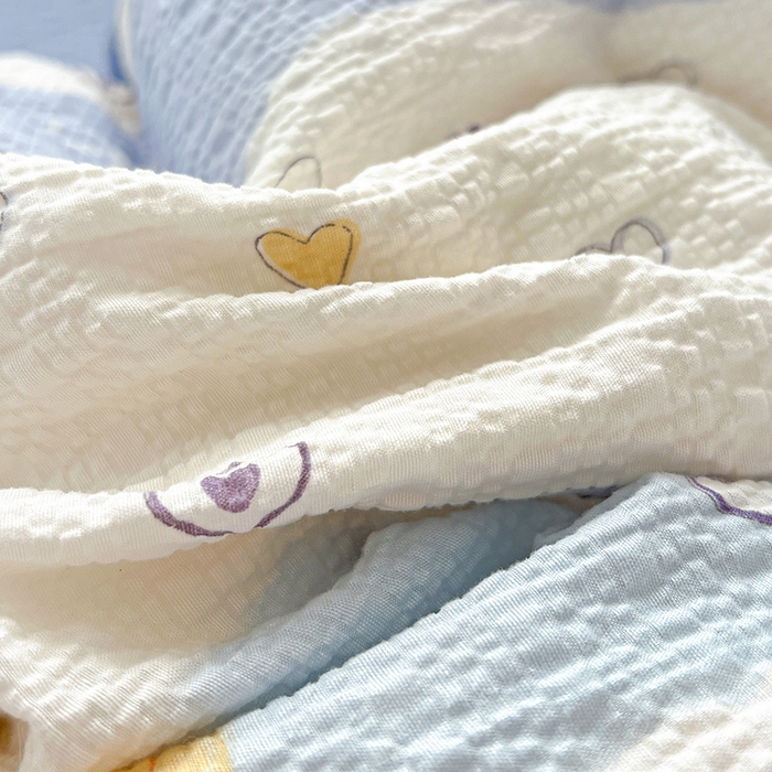 91家纺网 家纺一手货源 找家纺 仟网汇 2026新款简单款泡芙纱印花四件套 果子小象