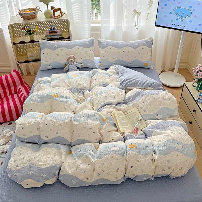 91家纺网 家纺一手货源 找家纺 仟网汇 2026新款简单款泡芙纱印花四件套 果子小象