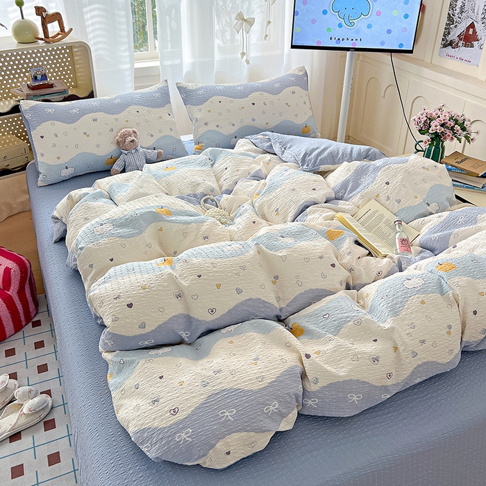 91家纺网 家纺一手货源 找家纺 仟网汇 2026新款简单款泡芙纱印花四件套 果子小象