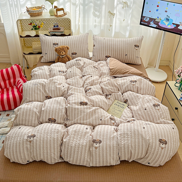 91家纺网 家纺一手货源 找家纺 仟网汇 2026新款简单款泡芙纱印花四件套 咖啡狗