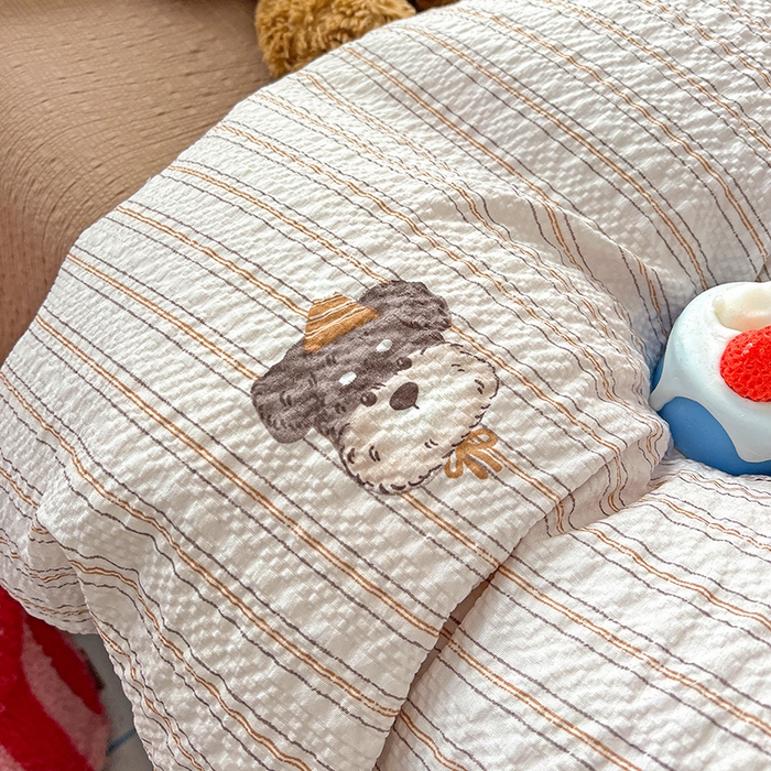 91家纺网 家纺一手货源 找家纺 仟网汇 2026新款简单款泡芙纱印花四件套 咖啡狗