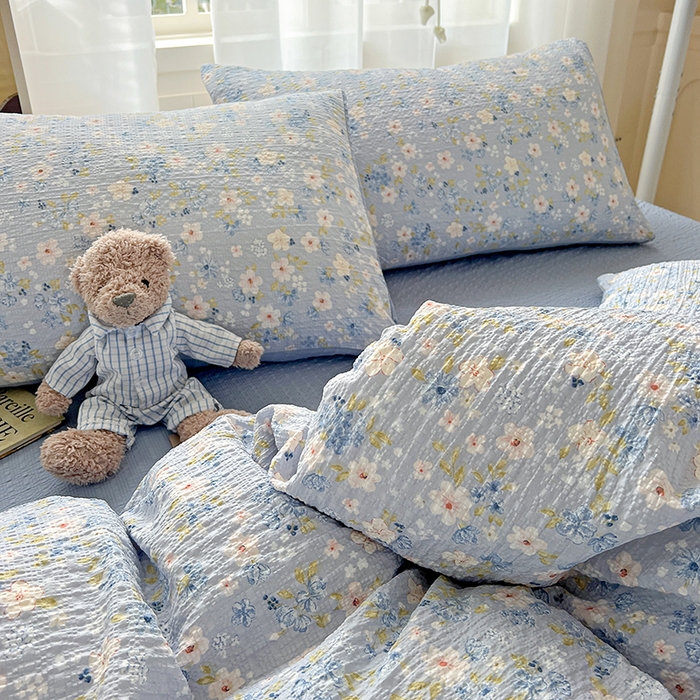 91家纺网 家纺一手货源 找家纺 仟网汇 2026新款简单款泡芙纱印花四件套 蓝樱