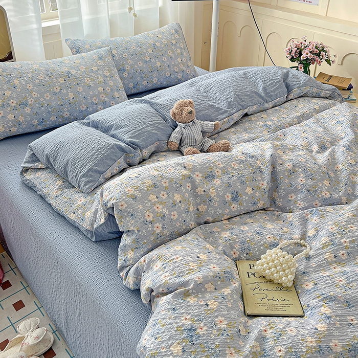 91家纺网 家纺一手货源 找家纺 仟网汇 2026新款简单款泡芙纱印花四件套 蓝樱