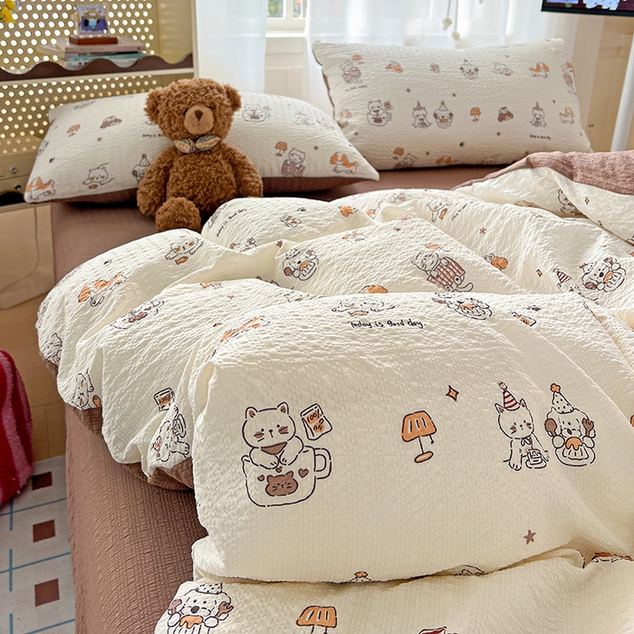 91家纺网 家纺一手货源 找家纺 仟网汇 2026新款简单款泡芙纱印花四件套 萌宠派对