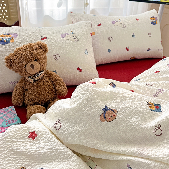 91家纺网 家纺一手货源 找家纺 仟网汇 2026新款简单款泡芙纱印花四件套 萌星奇遇