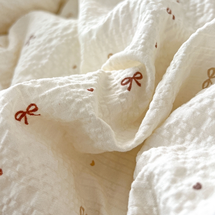 91家纺网 家纺一手货源 找家纺 仟网汇 2026新款简单款泡芙纱印花四件套 木马甜心