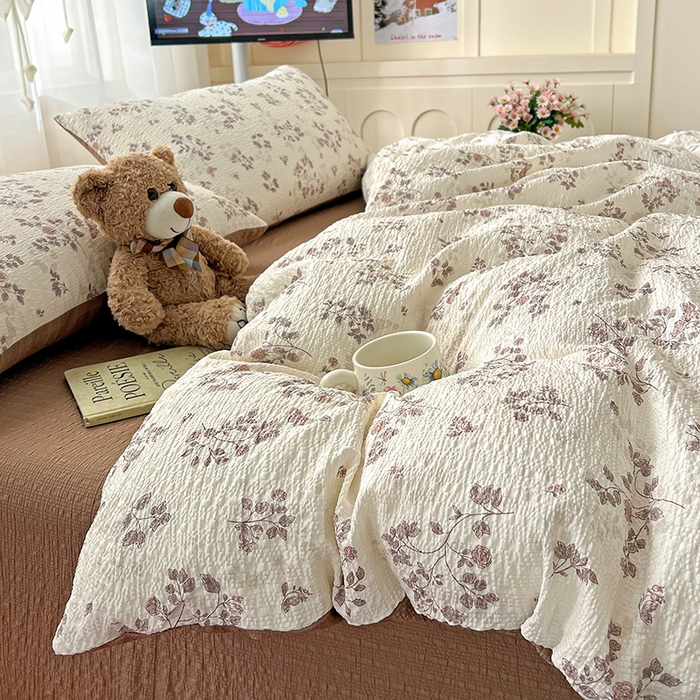 91家纺网 家纺一手货源 找家纺 仟网汇 2026新款简单款泡芙纱印花四件套 暮秋