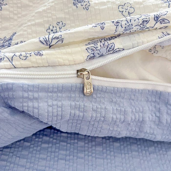 91家纺网 家纺一手货源 找家纺 仟网汇 2026新款简单款泡芙纱印花四件套 青花集