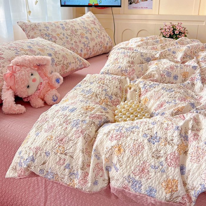 91家纺网 家纺一手货源 找家纺 仟网汇 2026新款简单款泡芙纱印花四件套 诗意柔