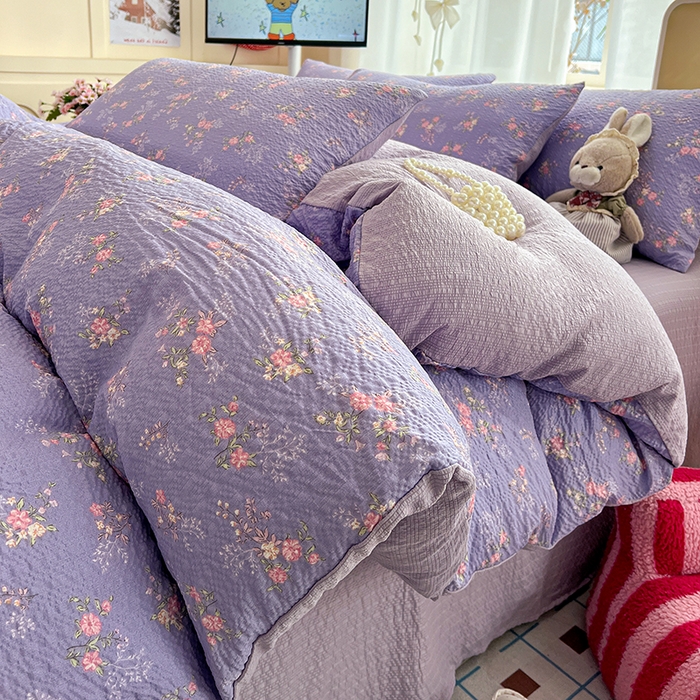 91家纺网 家纺一手货源 找家纺 仟网汇 2026新款简单款泡芙纱印花四件套 水云间