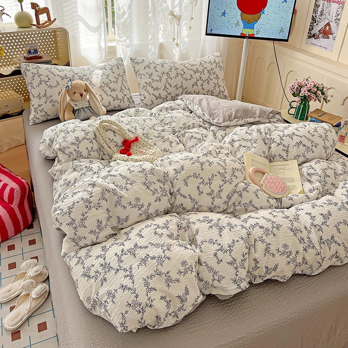 91家纺网 家纺一手货源 找家纺 仟网汇 2026新款简单款泡芙纱印花四件套 线条画