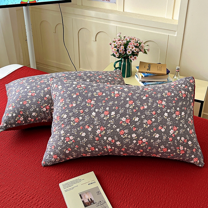 91家纺网 家纺一手货源 找家纺 仟网汇 2026新款简单款泡芙纱印花四件套 胭花集