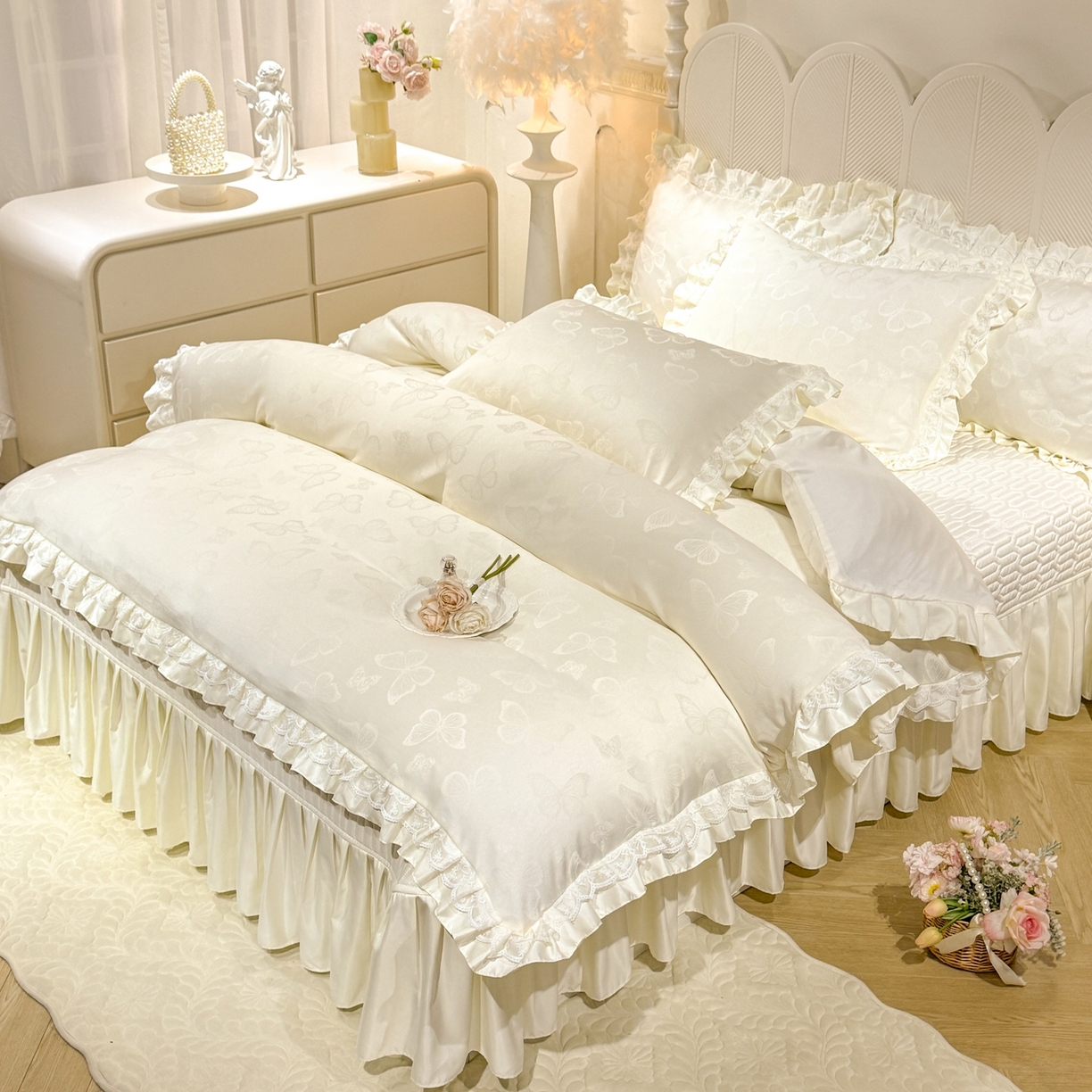 91家纺网 家纺一手货源 找家纺 优贝家纺 2026春夏新款提花水洗天丝冰丝天丝韩版夹棉床盖四件套 蝶舞-奶油白