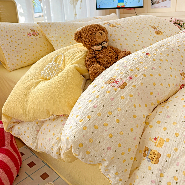 91家纺网 家纺一手货源 找家纺 仟网汇 2026新款简单款泡芙纱印花四件套 棕熊宝贝