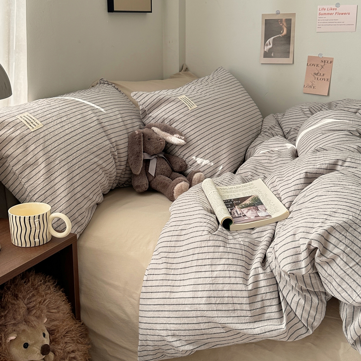 91家纺网 家纺一手货源 找家纺 艾咪-Amy ntmy 2026新款布标条纹款全棉纯棉色织水洗棉四件套 马卡灰