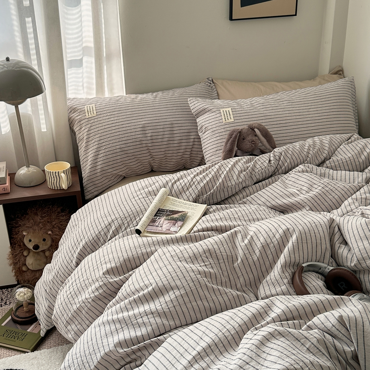 91家纺网 家纺一手货源 找家纺 艾咪-Amy ntmy 2026新款布标条纹款全棉纯棉色织水洗棉四件套 马卡灰