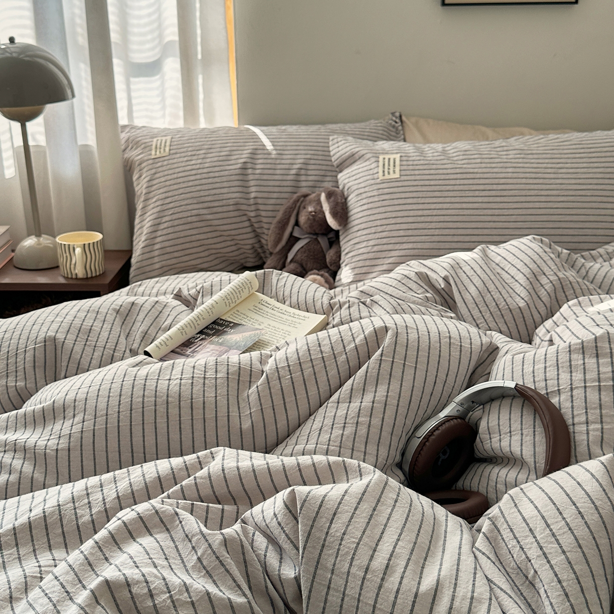 91家纺网 家纺一手货源 找家纺 艾咪-Amy ntmy 2026新款布标条纹款全棉纯棉色织水洗棉四件套 马卡灰