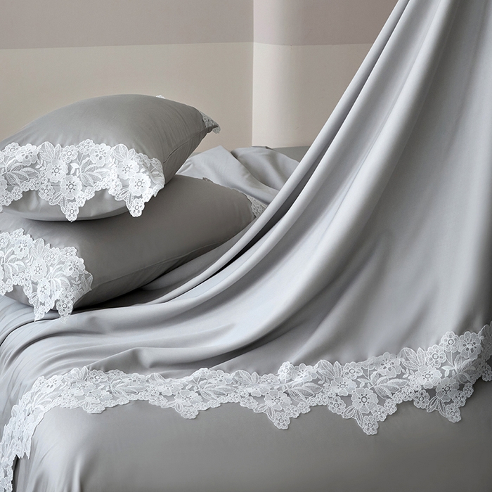 91家纺网 家纺一手货源 找家纺 金奇达家纺 2026新款茧养丝光缎四件套-蕾丝小姐（标准号全网控价（折后券后）不低于299元） 蕾丝小姐-烟霞