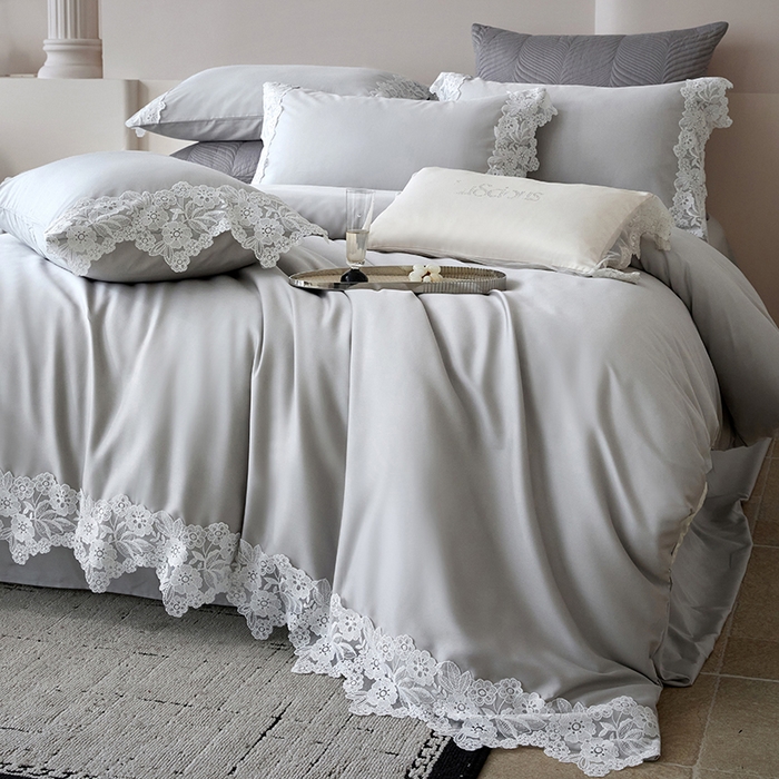 91家纺网 家纺一手货源 找家纺 金奇达家纺 2026新款茧养丝光缎四件套-蕾丝小姐（标准号全网控价（折后券后）不低于299元） 蕾丝小姐-烟霞