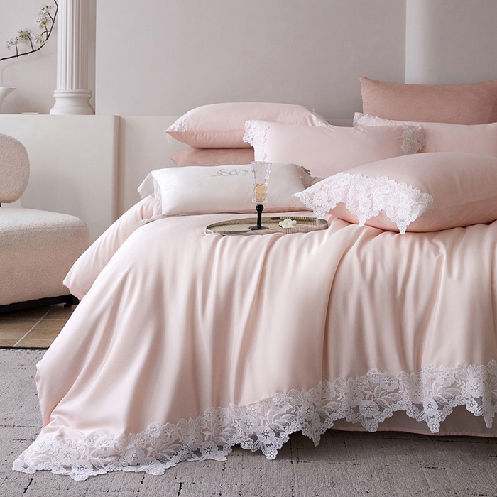 91家纺网 家纺一手货源 找家纺 金奇达家纺 2026新款茧养丝光缎四件套-蕾丝小姐（标准号全网控价（折后券后）不低于299元） 蕾丝小姐-粉玉