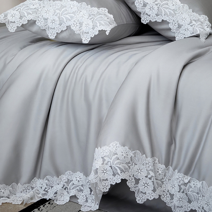 91家纺网 家纺一手货源 找家纺 金奇达家纺 2026新款茧养丝光缎四件套-蕾丝小姐（标准号全网控价（折后券后）不低于299元） 蕾丝小姐-烟霞