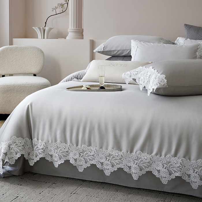 91家纺网 家纺一手货源 找家纺 金奇达家纺 2026新款茧养丝光缎四件套-蕾丝小姐（标准号全网控价（折后券后）不低于299元） 蕾丝小姐-烟霞