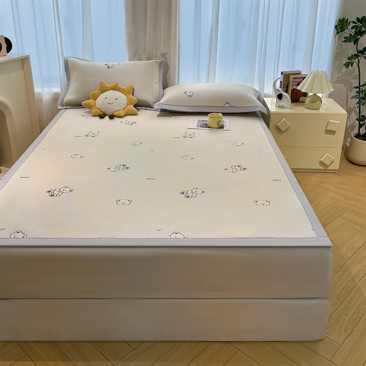 91家纺网 家纺一手货源 找家纺 梵克保罗 2026新款卡通实拍小红书爆款凉豆豆凉席100%PE 乙纶凉感可水洗床席席子 蓝蓝小熊