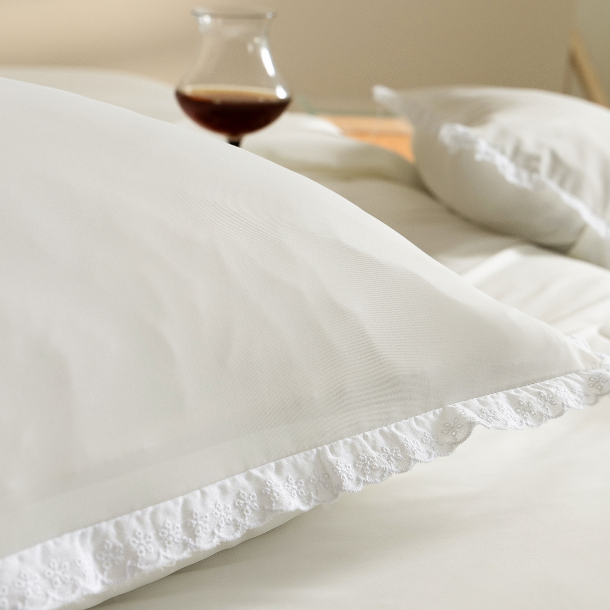 91家纺网 家纺一手货源 找家纺 立奥被业 2026新款锦氨凉感夏被夏凉被空调被竹浆纤维夏被四件套大油光夏凉被 白色