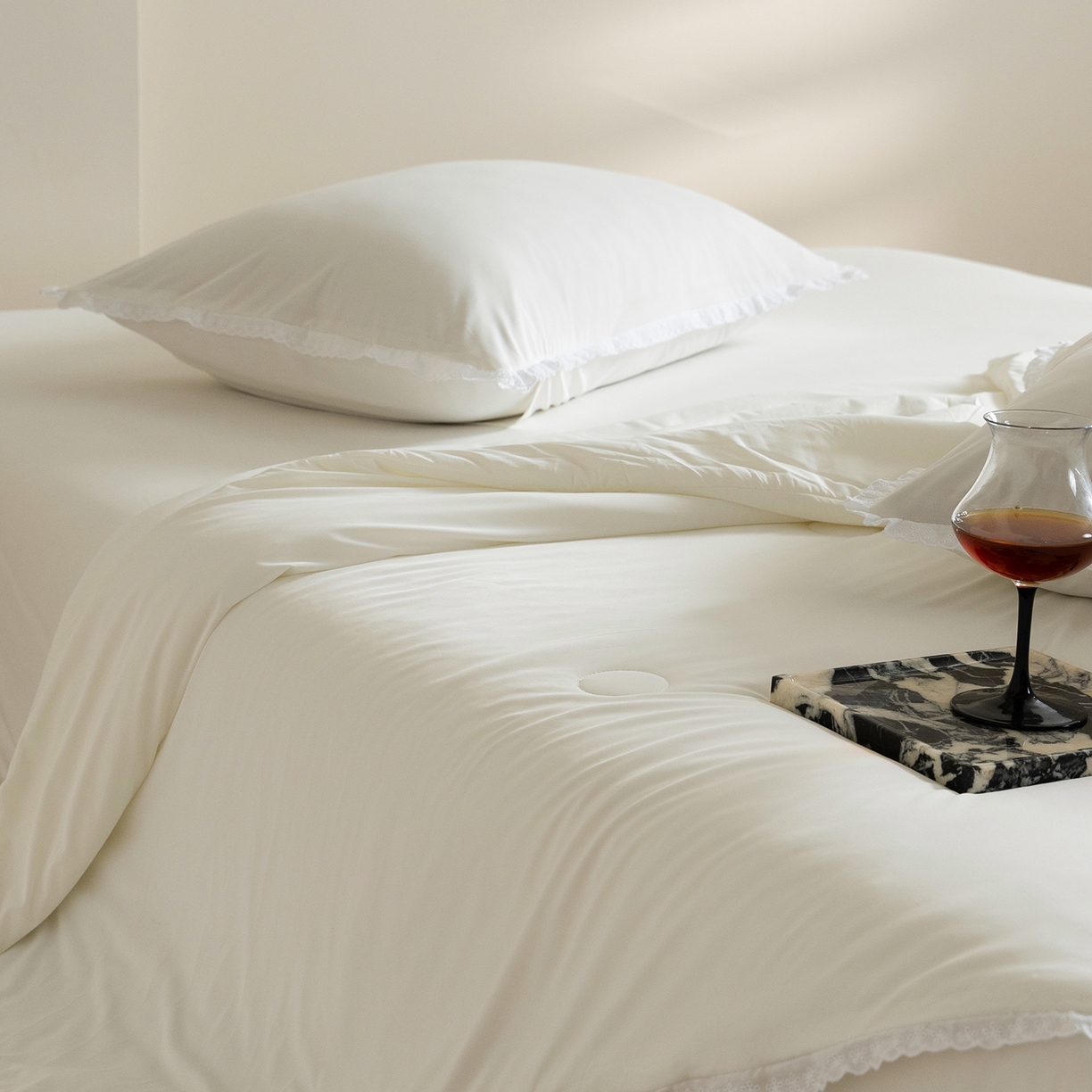 91家纺网 家纺一手货源 找家纺 立奥被业 2026新款锦氨凉感夏被夏凉被空调被竹浆纤维夏被四件套大油光夏凉被 白色