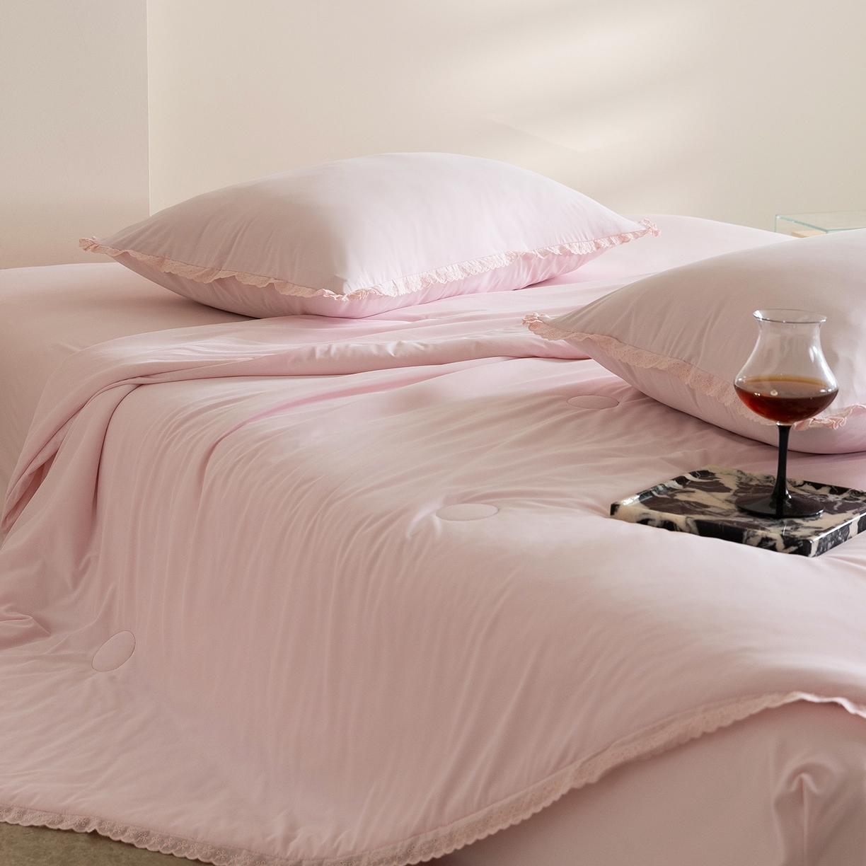 91家纺网 家纺一手货源 找家纺 立奥被业 2026新款锦氨凉感夏被夏凉被空调被竹浆纤维夏被四件套大油光夏凉被 粉色