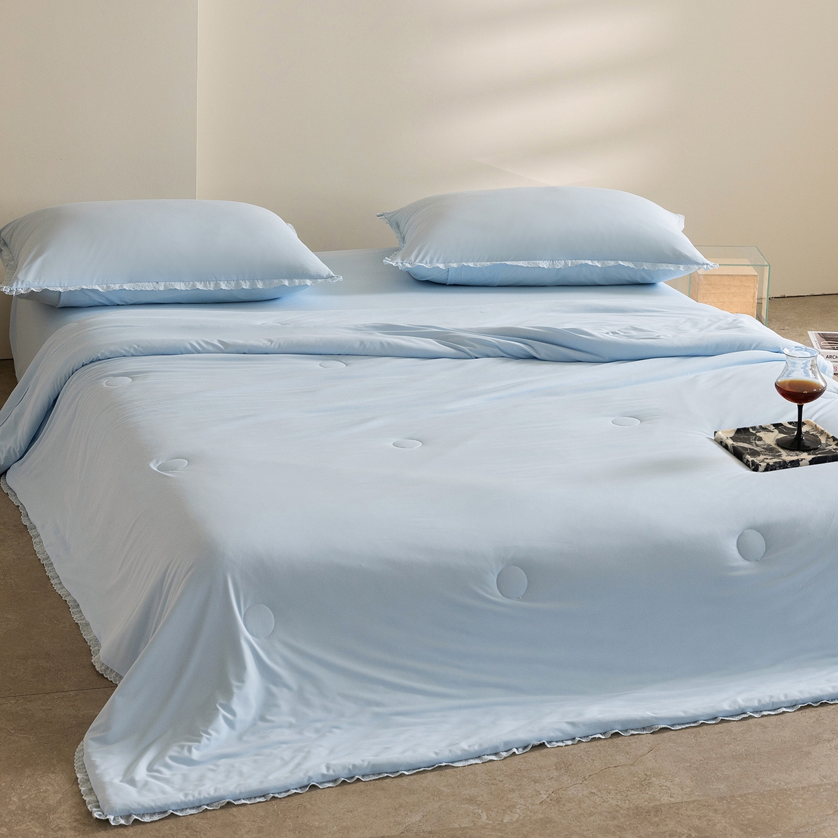 91家纺网 家纺一手货源 找家纺 立奥被业 2026新款锦氨凉感夏被夏凉被空调被竹浆纤维夏被四件套大油光夏凉被 蓝色