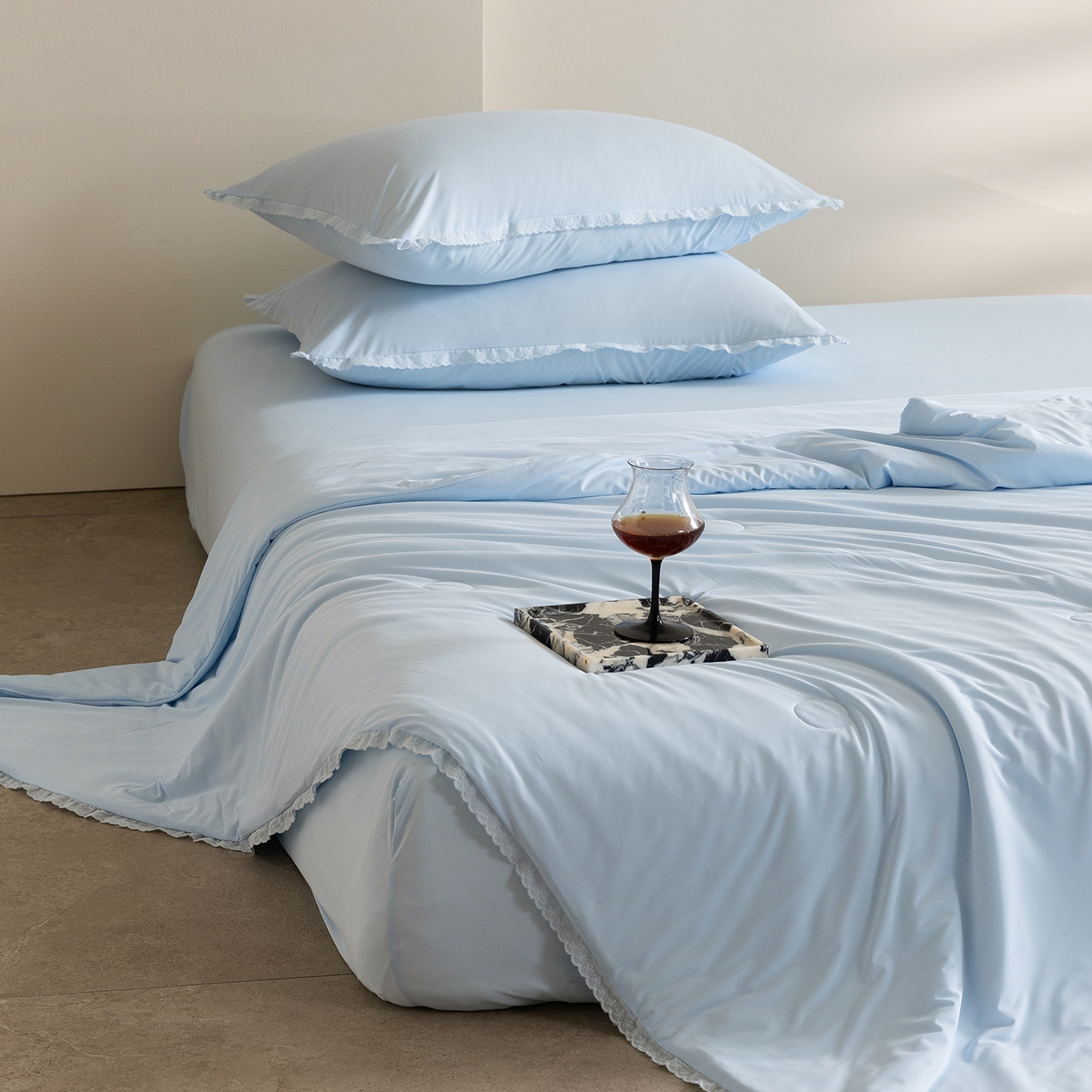 91家纺网 家纺一手货源 找家纺 立奥被业 2026新款锦氨凉感夏被夏凉被空调被竹浆纤维夏被四件套大油光夏凉被 蓝色