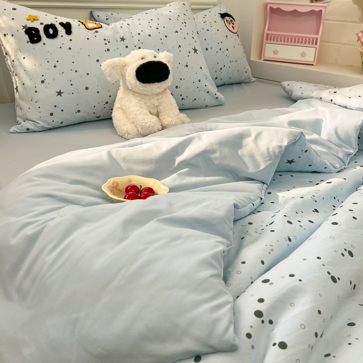 91家纺网 家纺一手货源 找家纺 易辰美 2026新款水洗棉毛巾绣夏被四件套 小新与大白