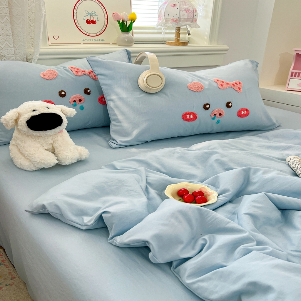 91家纺网 家纺一手货源 找家纺 易辰美 2026新款水洗棉毛巾绣夏被四件套 流涕猪-兰