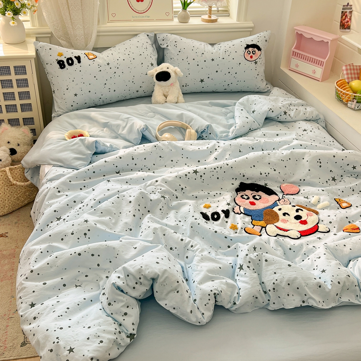 91家纺网 家纺一手货源 找家纺 易辰美 2026新款水洗棉毛巾绣夏被四件套 小新与大白