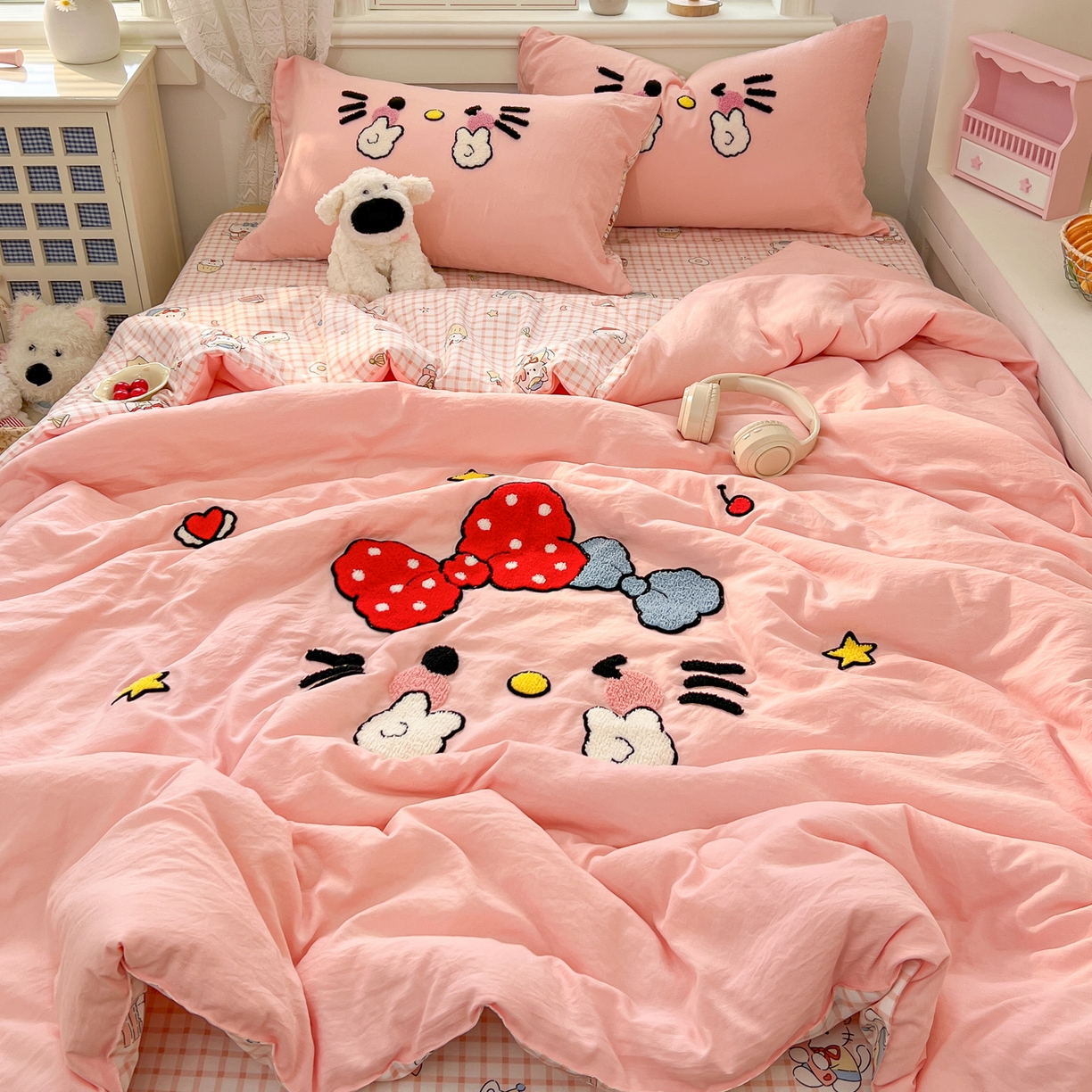 91家纺网 家纺一手货源 找家纺 易辰美 2026新款水洗棉毛巾绣夏被四件套 可爱KT猫