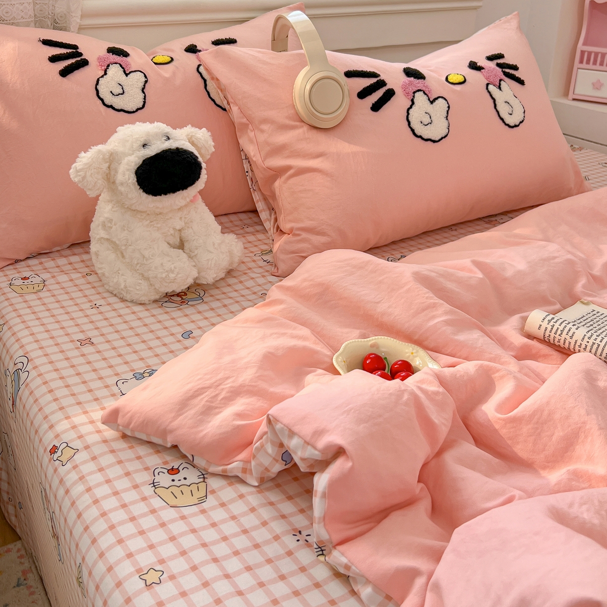 91家纺网 家纺一手货源 找家纺 易辰美 2026新款水洗棉毛巾绣夏被四件套 可爱KT猫