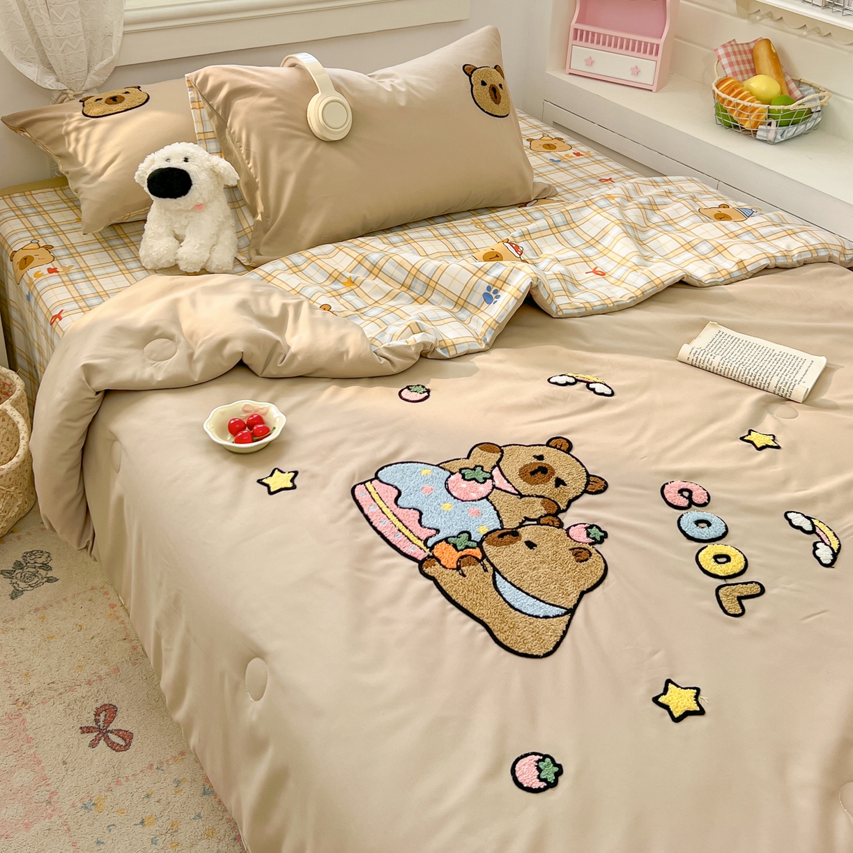 91家纺网 家纺一手货源 找家纺 易辰美 2026新款水洗棉毛巾绣夏被四件套 蛋糕卡皮