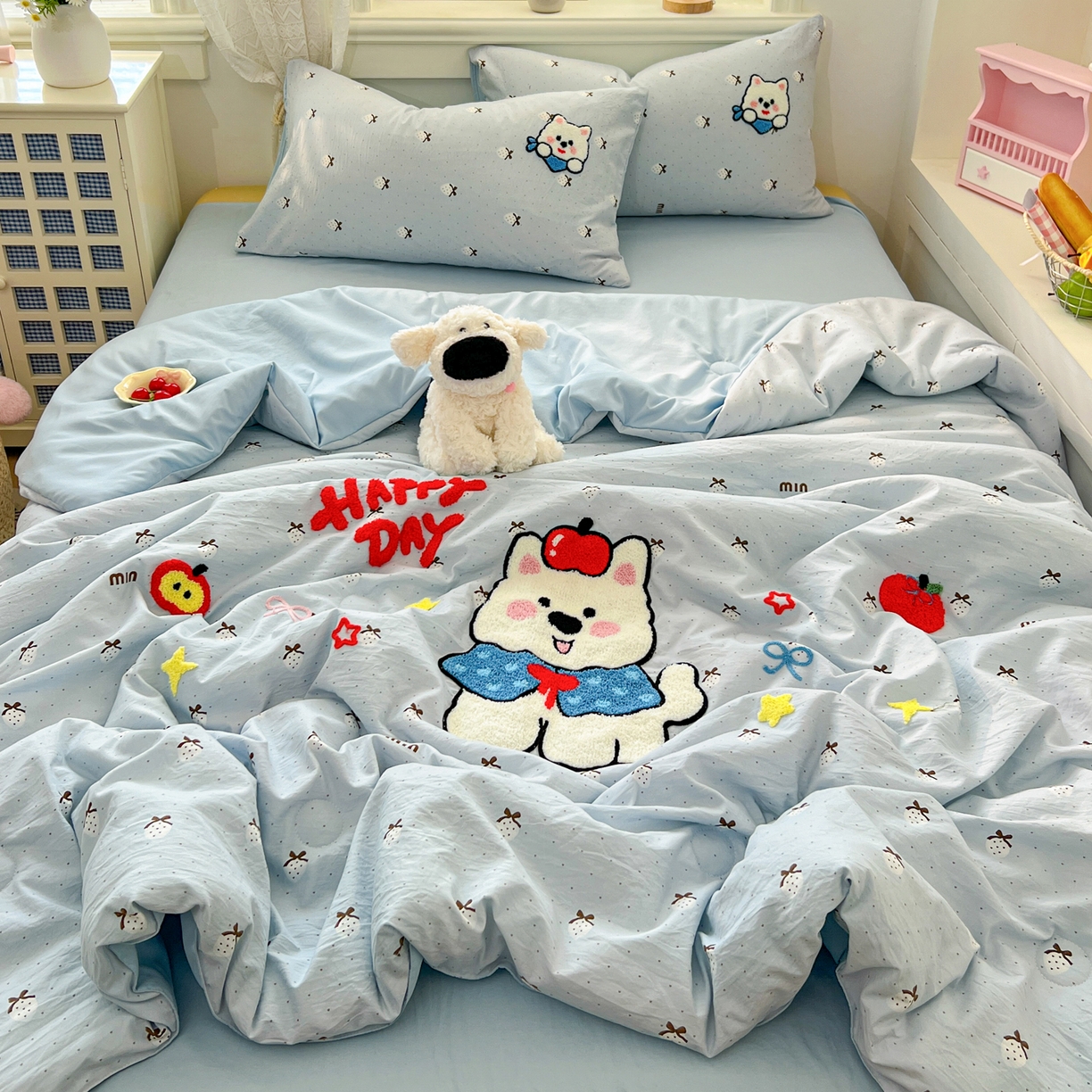 91家纺网 家纺一手货源 找家纺 易辰美 2026新款水洗棉毛巾绣夏被四件套 西高地