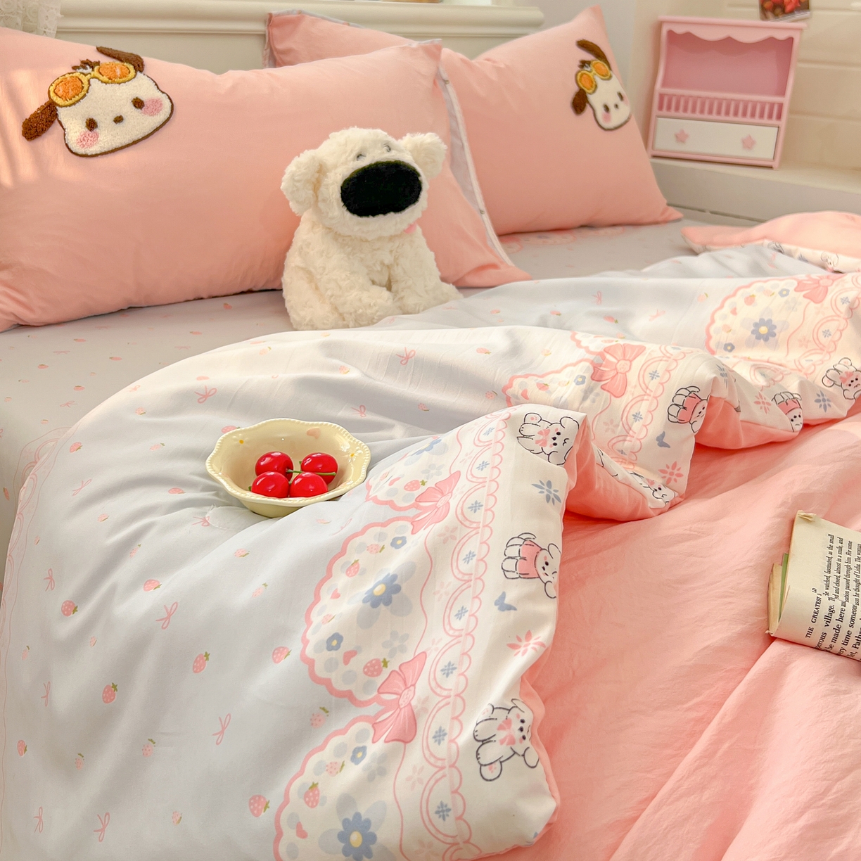 91家纺网 家纺一手货源 找家纺 易辰美 2026新款水洗棉毛巾绣夏被四件套 帕恰狗