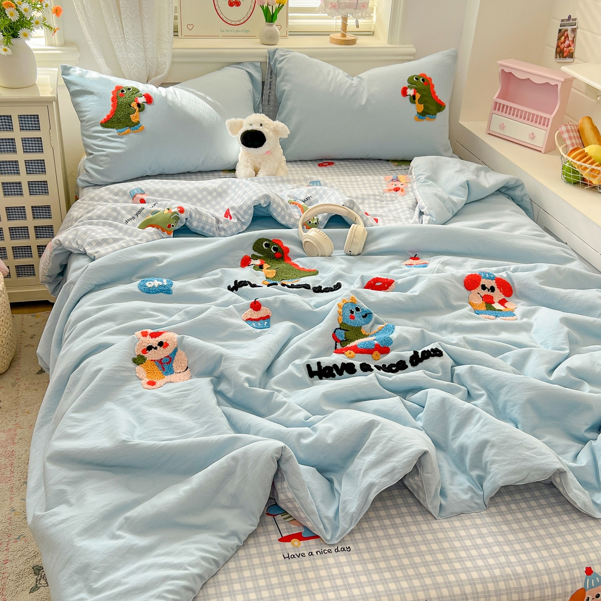 91家纺网 家纺一手货源 找家纺 易辰美 2026新款水洗棉毛巾绣夏被四件套 动物派对