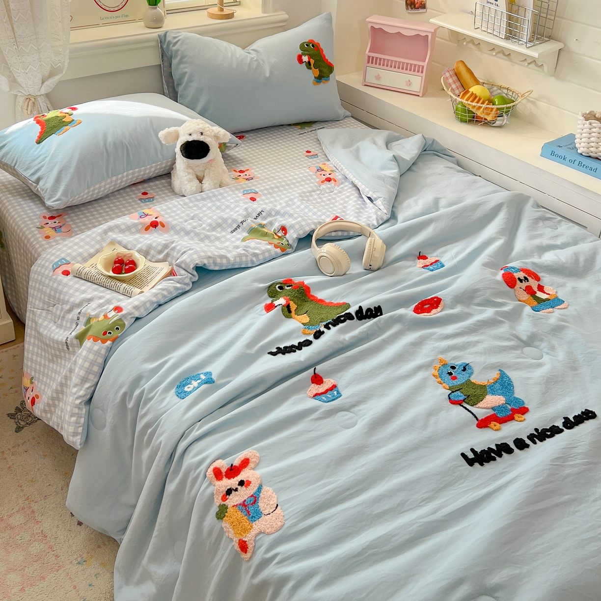 91家纺网 家纺一手货源 找家纺 易辰美 2026新款水洗棉毛巾绣夏被四件套 动物派对