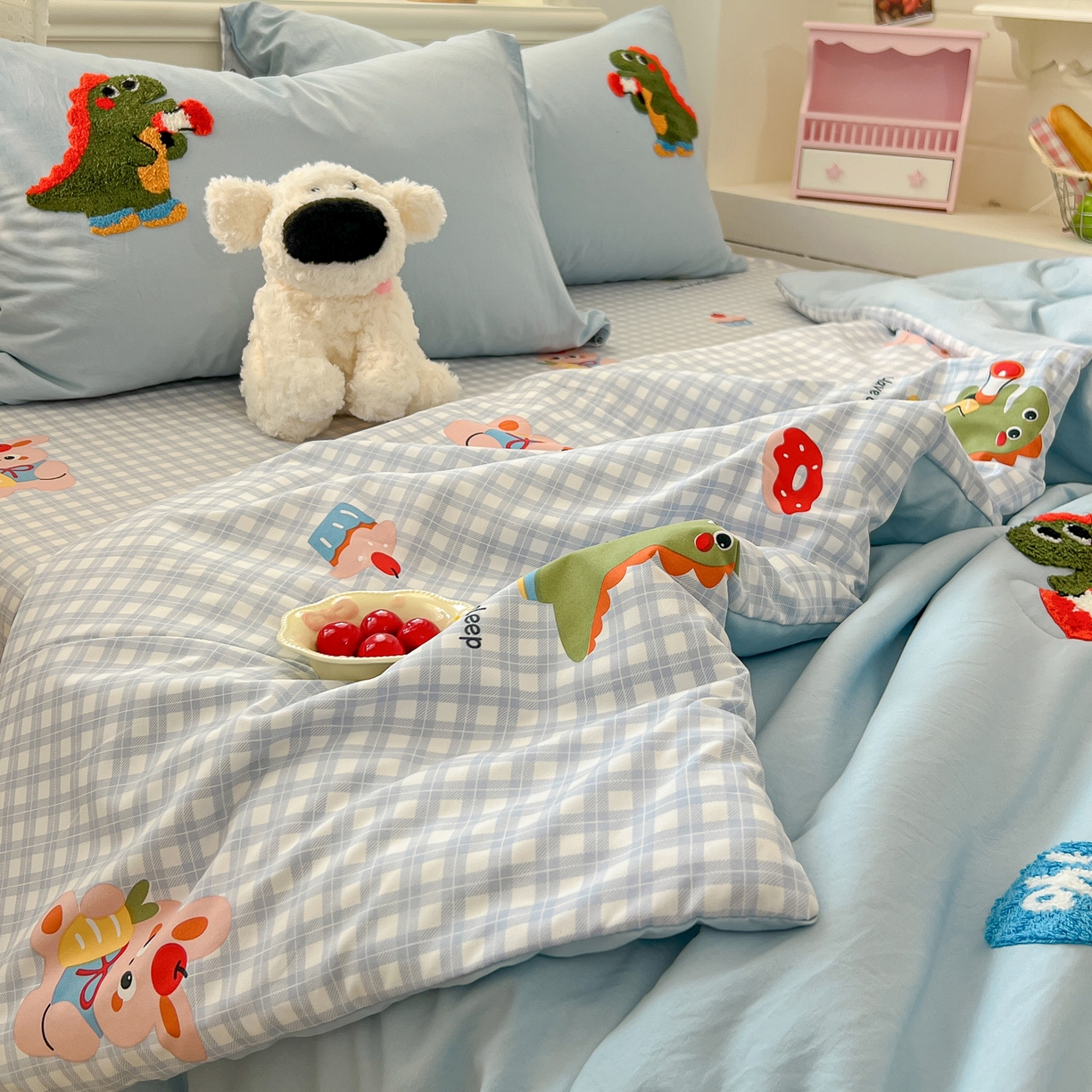 91家纺网 家纺一手货源 找家纺 易辰美 2026新款水洗棉毛巾绣夏被四件套 动物派对