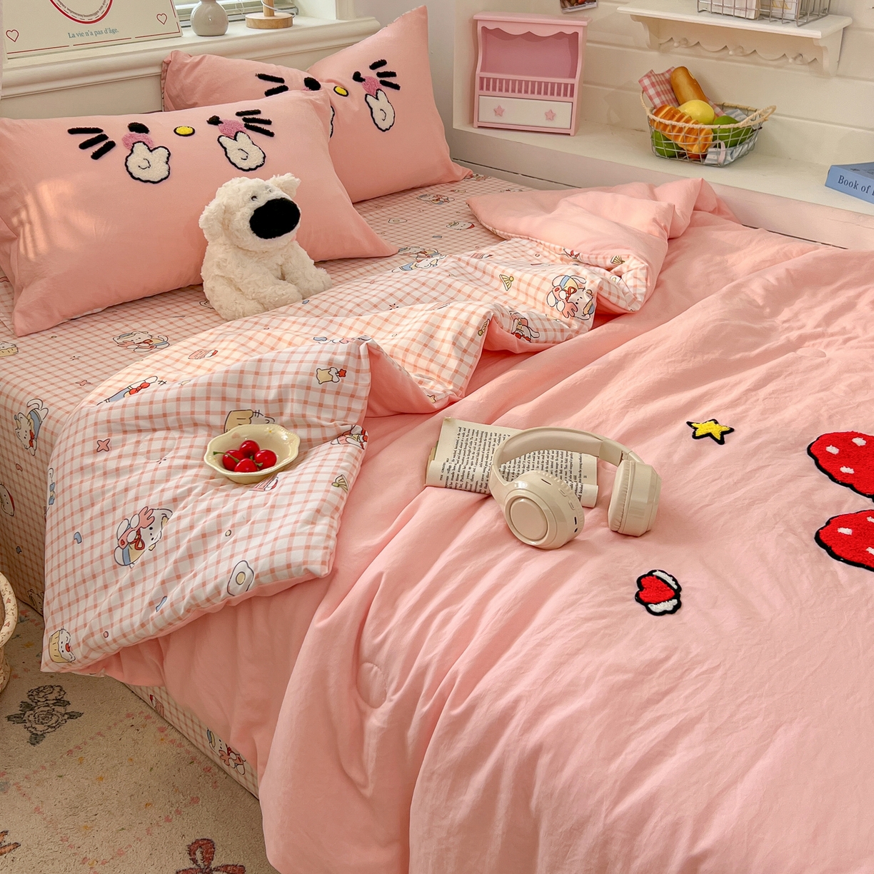 91家纺网 家纺一手货源 找家纺 易辰美 2026新款水洗棉毛巾绣夏被四件套 可爱KT猫