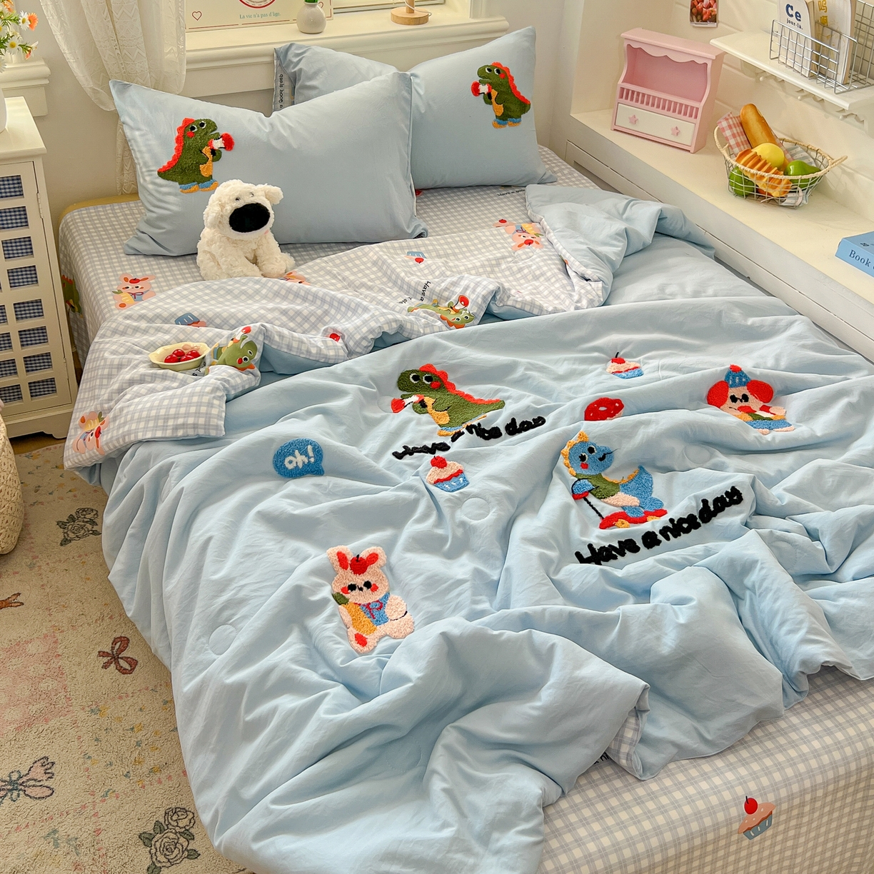 91家纺网 家纺一手货源 找家纺 易辰美 2026新款水洗棉毛巾绣夏被四件套 动物派对