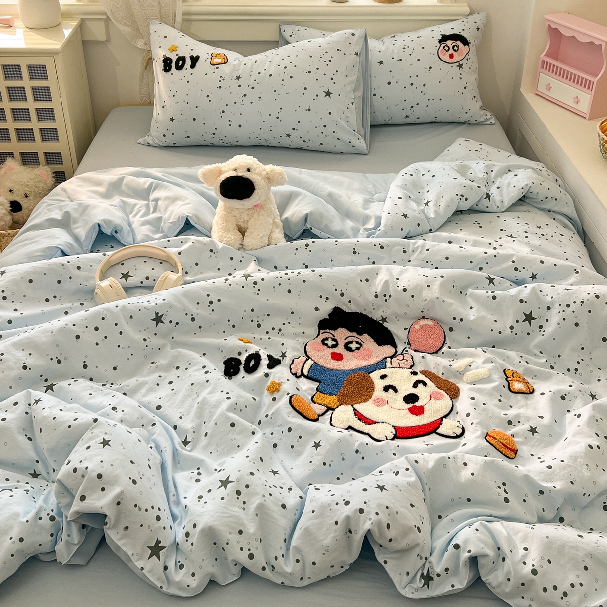 91家纺网 家纺一手货源 找家纺 易辰美 2026新款水洗棉毛巾绣夏被四件套 小新与大白