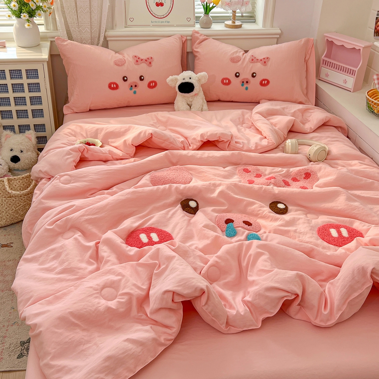 91家纺网 家纺一手货源 找家纺 易辰美 2026新款水洗棉毛巾绣夏被四件套 流涕猪-玉