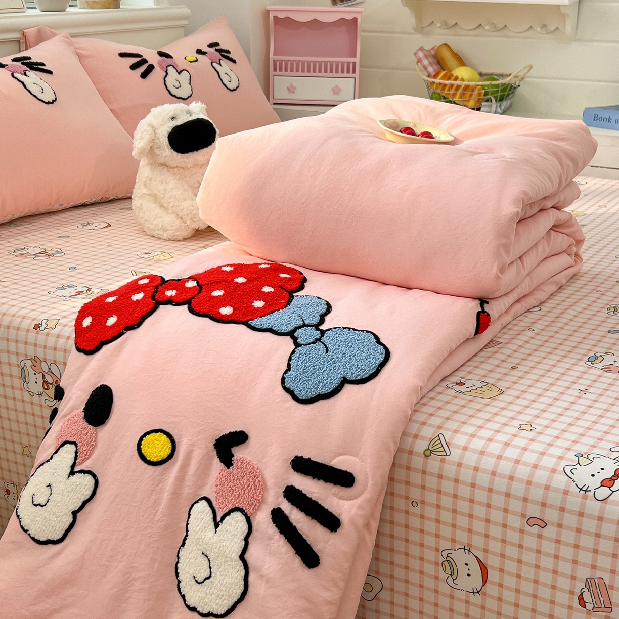 91家纺网 家纺一手货源 找家纺 易辰美 2026新款水洗棉毛巾绣夏被四件套 可爱KT猫