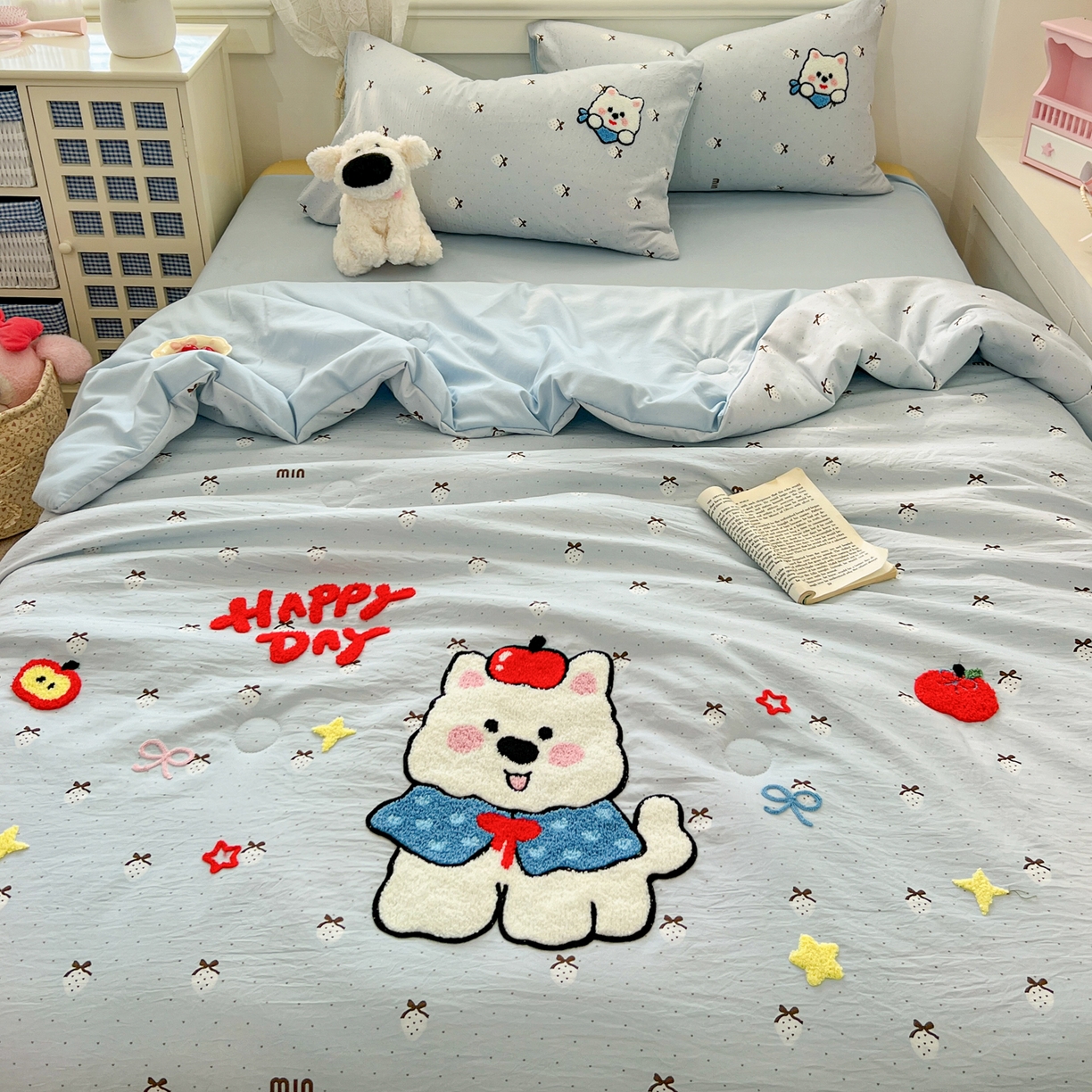 91家纺网 家纺一手货源 找家纺 易辰美 2026新款水洗棉毛巾绣夏被四件套 西高地