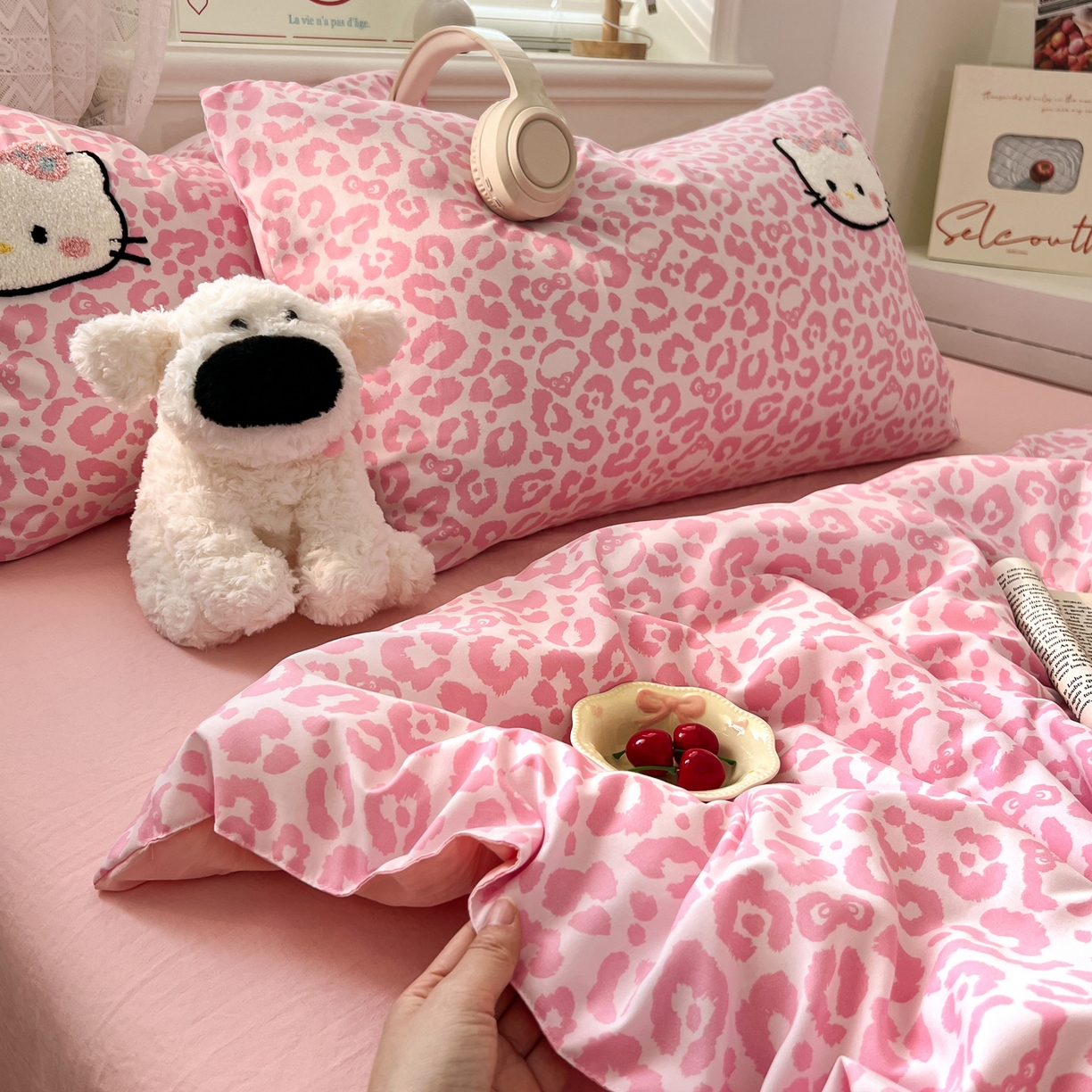 91家纺网 家纺一手货源 找家纺 易辰美 2026新款水洗棉毛巾绣夏被四件套 豹纹猫-粉